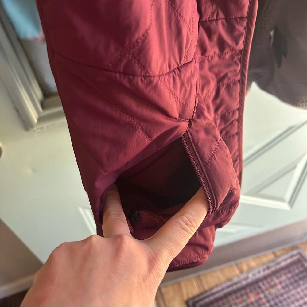 The North Face Puffer Vest Fuzzy Sherpa Outdoor Coat Water Repellent Burgundy S